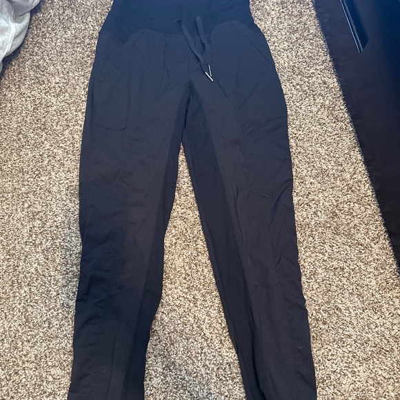 23” Dance Studio Mid-Rise Cropped Pant - Picture 1 of 2